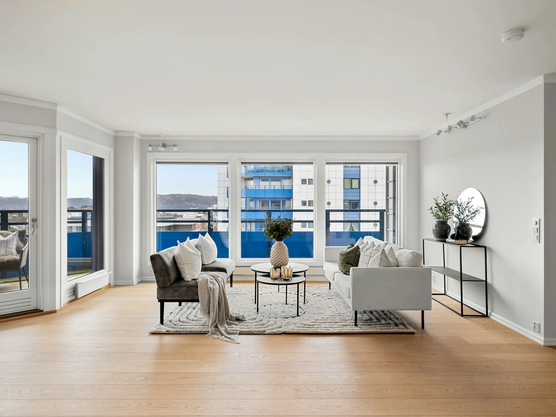 A bright, thoughtfully prepared modern living room